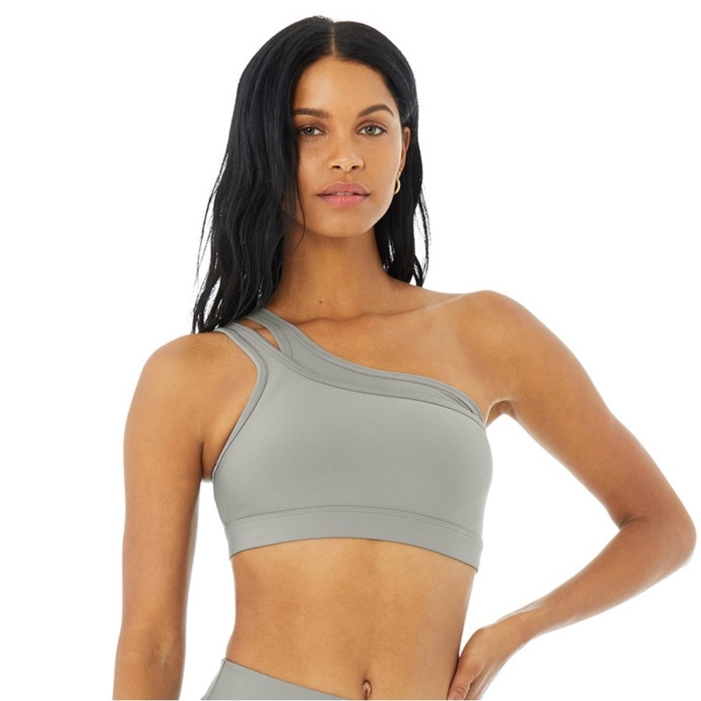 Alo Excite bra in sterling (airlift material)